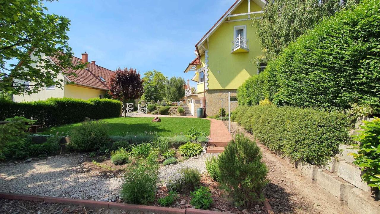 Apartment In Fonyod/Balaton 18580 Eksteriør bilde